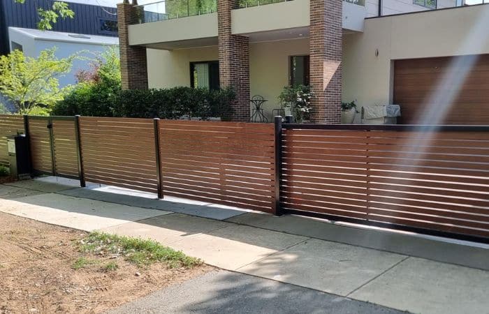 WR Engineering Automatic Gate with Black Frame